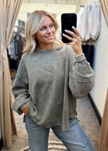 Load image into Gallery viewer, Cordelia Pullover