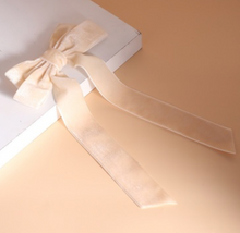 Load image into Gallery viewer, Sylvia Velvet Bow

