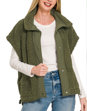 Load image into Gallery viewer, Eden Sherpa Vest

