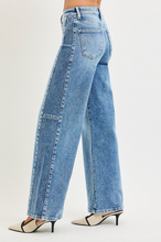 Load image into Gallery viewer, Dorian Risen Jeans
